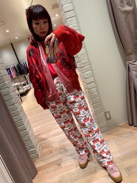 「アイテム（ミリタリージャケット、レッド系）」を使った、OKUDAさん（レディース・161cm）の秋コーディネート