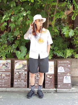 「FLAGSTUFF（フラグスタフ）のアイテム（パンツ）」を使った、DJ OGANIKさん（メンズ・178cm）の夏コーディネート
