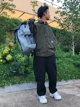 「and wander（アンドワンダー）のアイテム（バッグ）」を使った、しょーまさん（メンズ・169cm）の秋コーディネート