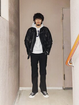 「チャックテイラー」｜「アイテム（ライダースジャケット）」を使った、Mu-sun🌞さん（メンズ・177cm）の冬コーディネート