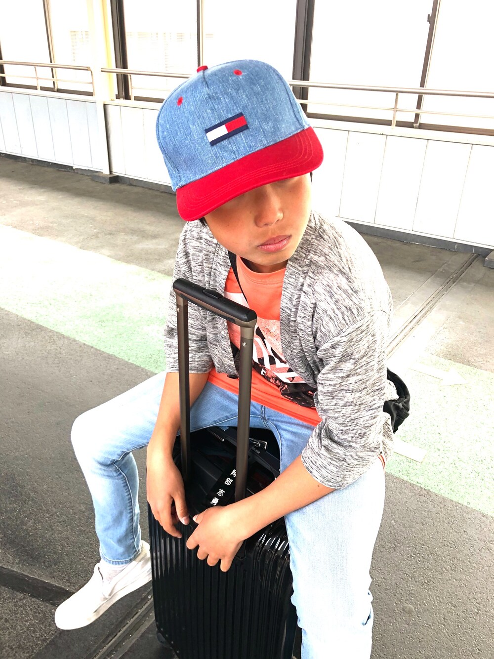 「カジュアルコーデ、キッズ」｜「TOMMY HILFIGERのアイテム（キャップ、その他）」を使った、SHIYUUさん（キッズ・155cm）の夏コーディネートの1枚目の写真