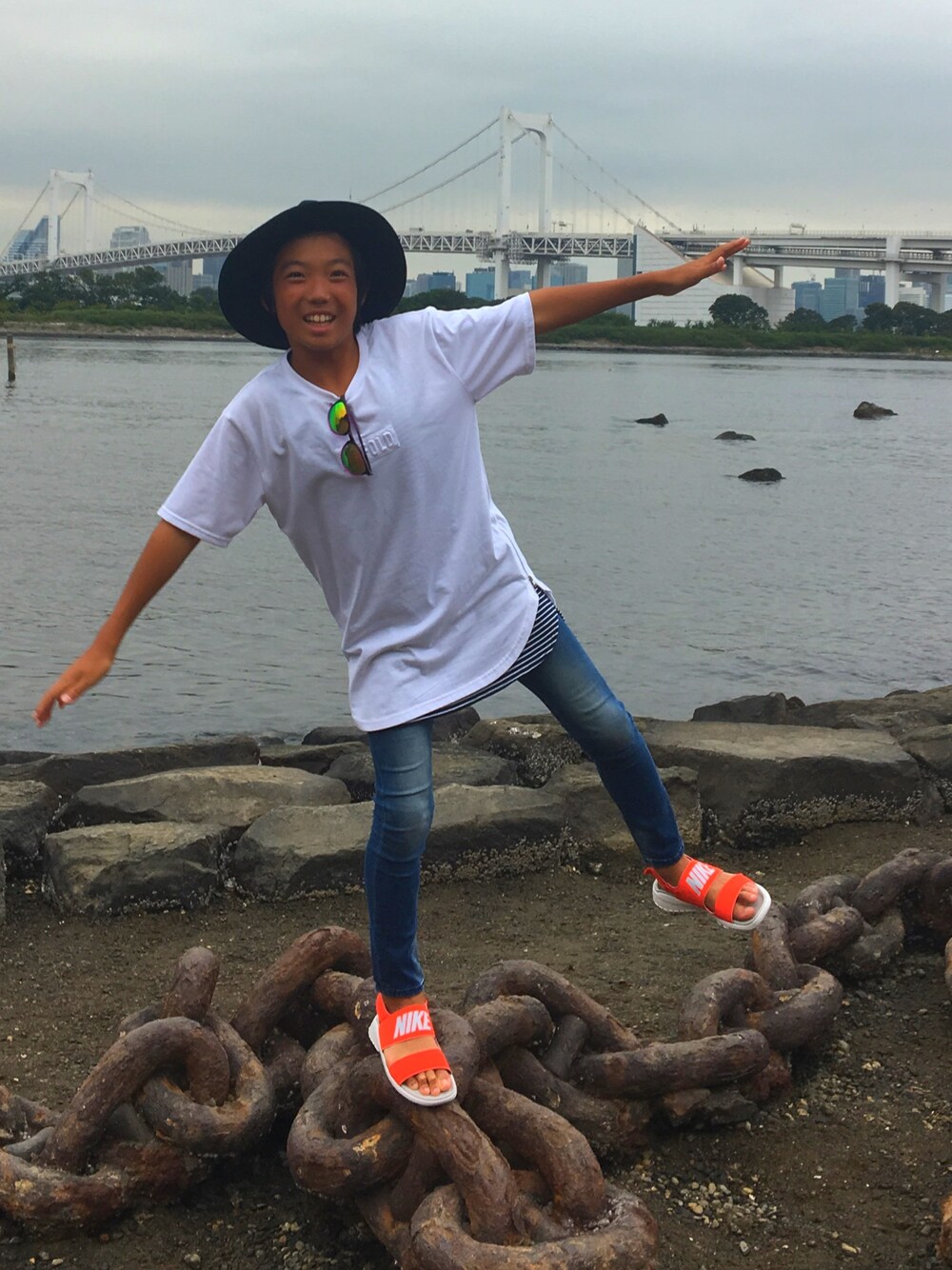 「kids、キッズコーデ」｜「THRASHERのアイテム（サングラス、その他）」を使った、SHIYUUさん（キッズ・155cm）の夏コーディネートの1枚目の写真