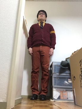 「PRINCETONのカーディガン（カーディガン/ボレロ、レッド系）」を使った、Kimura Tomoakiさん（メンズ・182cm）の冬コーディネート