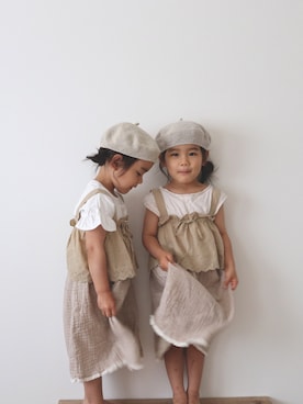 「GU（ジーユー）のアイテム（Tシャツ/カットソー、ホワイト系）」を使った、ユズ　アンさん（キッズ・100cm）の夏コーディネート