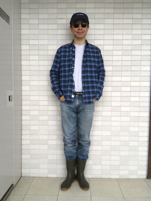 搭配雨鞋的男性時尚穿搭總 