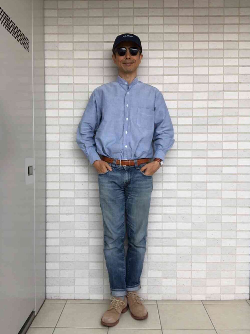 「ブルートーン、アメカジ、ダーティーバックス、バンドカラーシャツ、デニムパンツ、ベースボールキャップ、ドロップショルダー、ビッグシルエット」｜「mitsumineの1995年頃購入。2018年5月に襟をカットオフ（シャツ/ブラウス、ブルー系）」を使った、Paulさん（メンズ・171cm）の夏コーディネートの1枚目の写真