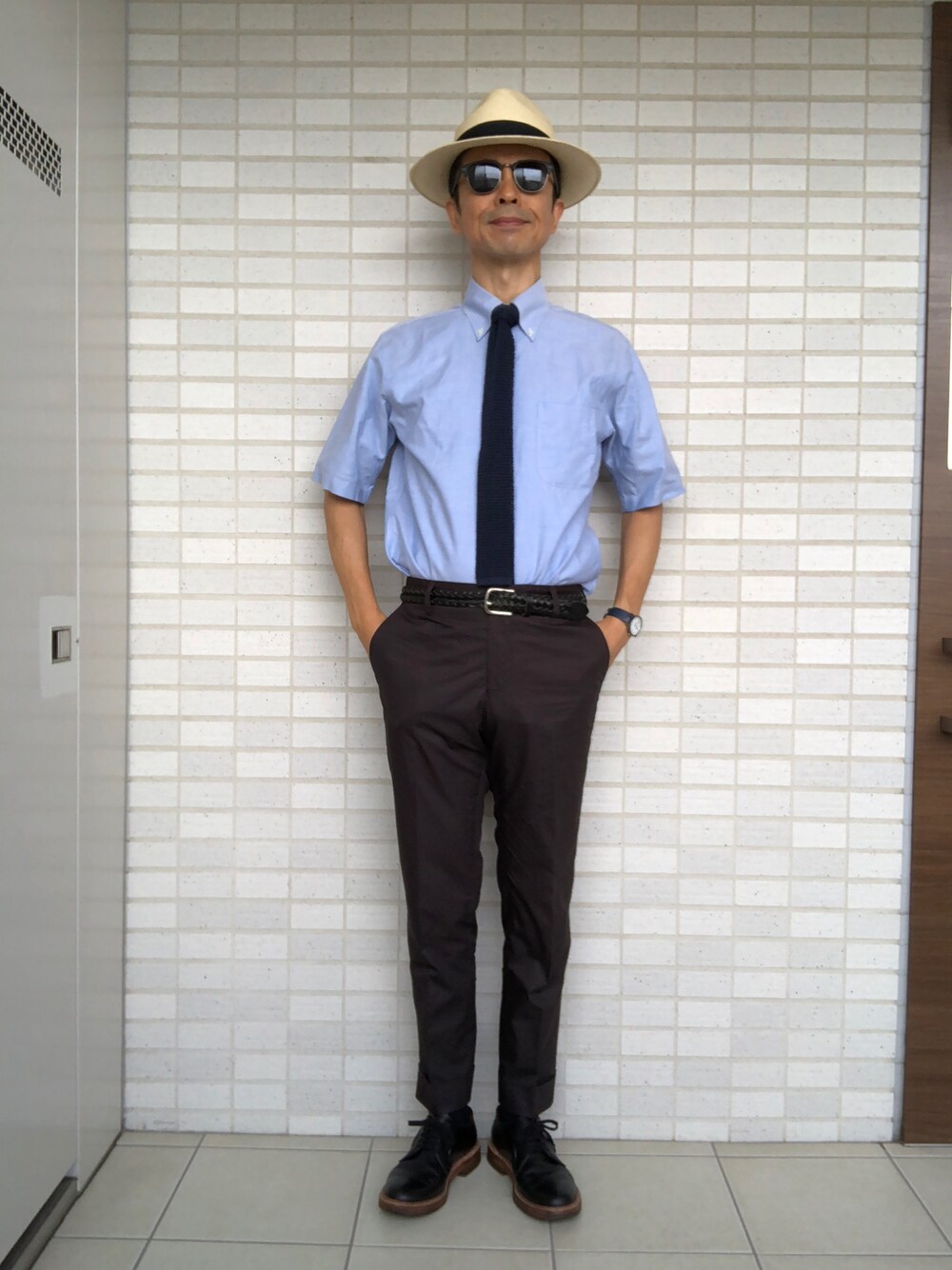 「秋服準備はじめました、アズーロ・エ・マローネ、ブルー×ブラウン、クールビズ、タイドアップ、パナマハット」｜「District UNITED ARROWSの＜District（ディストリクト）＞ ツイル 70クロップドパンツ（その他パンツ、ブラウン系）」を使った、Paulさん（メンズ・171cm）の秋コーディネートの1枚目の写真