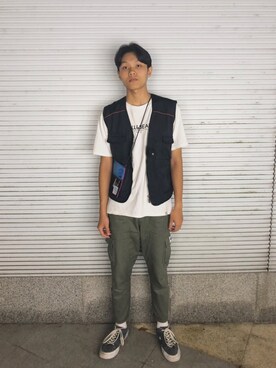 「PULL&BEAR（プルアンドベア）のアイテム（Tシャツ/カットソー）」を使った、Aaron Hungさん（メンズ・180cm）の夏コーディネート