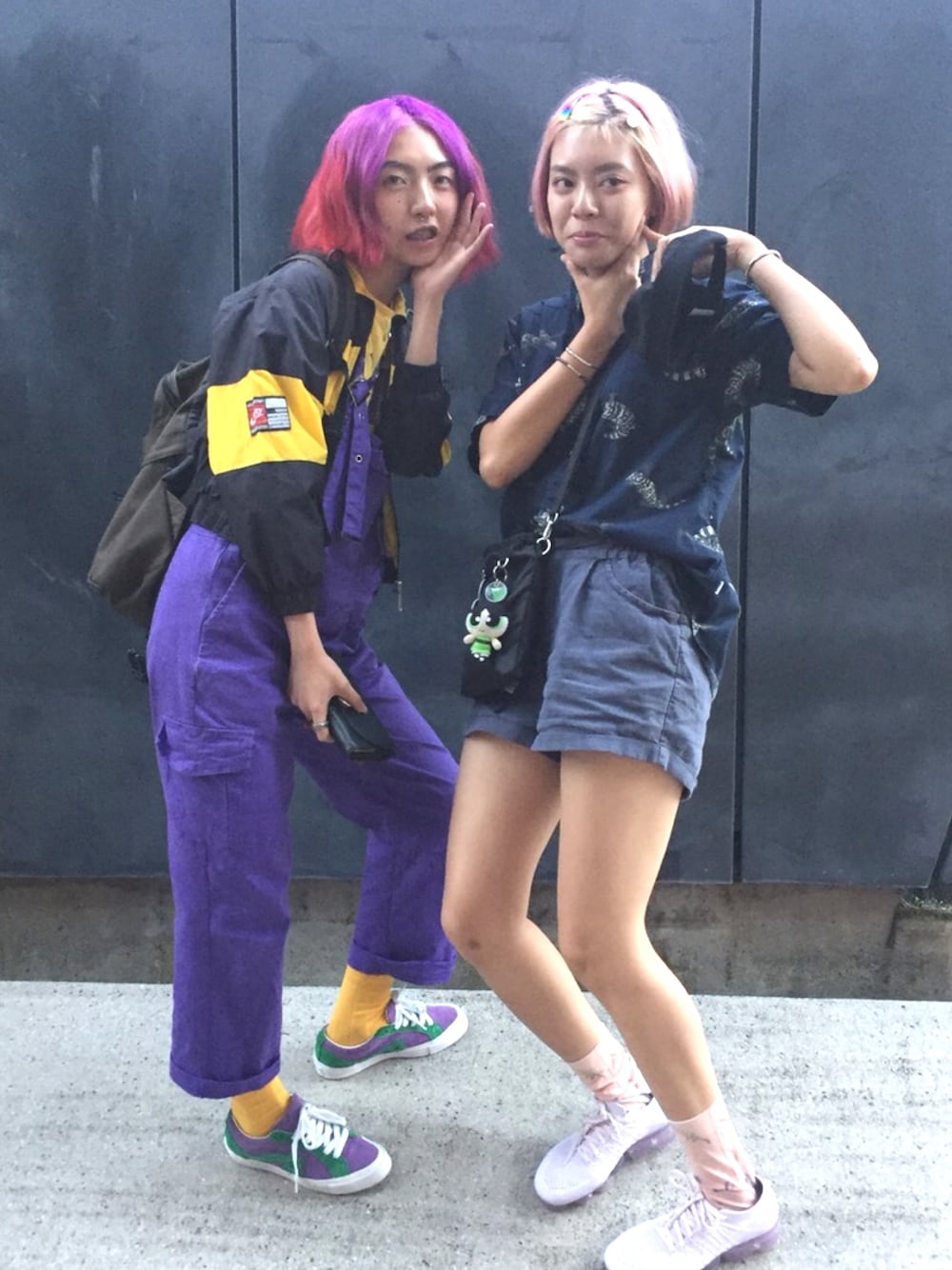 「girl、street、school、NIKE、converse、PINK HOUSE、purple&yellow、streetstyle、streetfashion、streetwear」｜「NIKEのアイテム（ジャケット/アウター、その他）」を使った、Hidyさん（レディース・167cm）の秋コーディネートの1枚目の写真