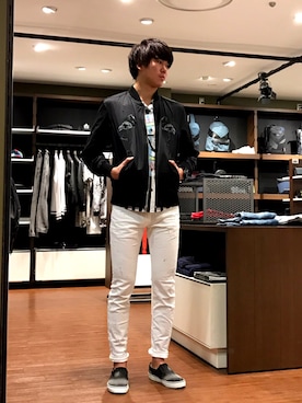 「デニムから始まったライフスタイルブランド」｜「アイテム（ナイロンジャケット）」を使った、TomoyA.さん（メンズ・179cm）の春コーディネート