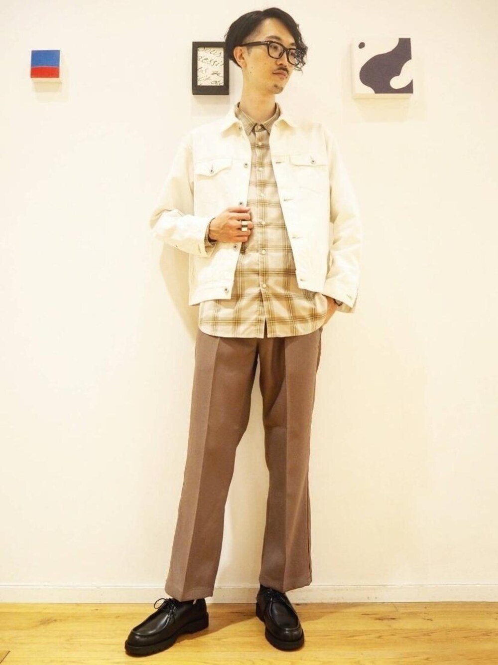 「大人カジュアル、casual、くすみカラー、Denim styling、スタイリングのアクセントに活躍する柄シャツ、秋のおすすめブラウンカラーコーデ、over180、秋におすすめシャツ＆ブラウス スタイル」｜「green label relaxingの[ シックストックス ] CM ★ CHICSTOCKS LINE ソックス（ソックス/靴下、ブラック系）」を使った、ナカゴミさん（メンズ・184cm）の秋コーディネートの1枚目の写真