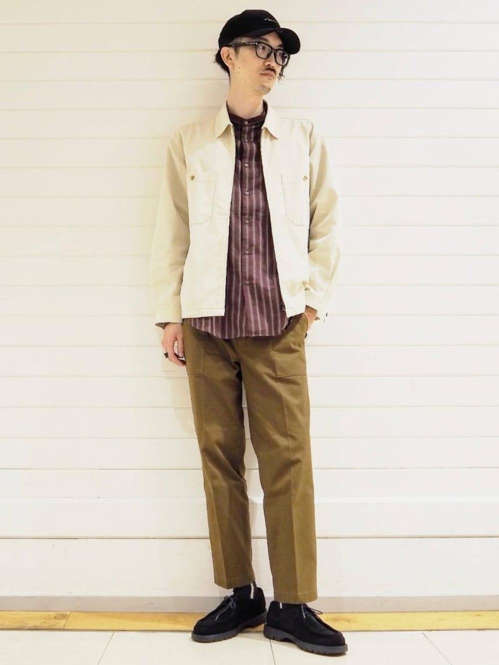 「大人カジュアル、casual、バンドカラーシャツ、GLR別注スタイル、スタイリングのアクセントに活躍する柄シャツ、秋のおすすめブラウンカラーコーデ、秋におすすめシャツ＆ブラウス スタイル」｜「KLEMANの別注 [ クレマン ] KLEMAN GLR PADRE スエード チロリアン シューズ（その他シューズ、ブラック系）」を使った、ナカゴミさん（メンズ・184cm）の秋コーディネートの1枚目の写真