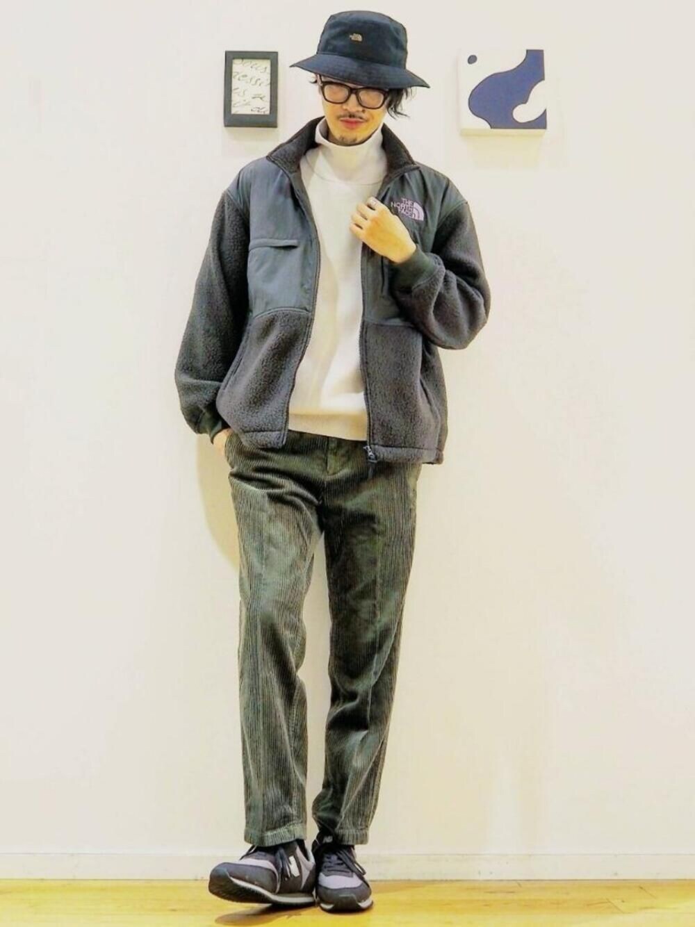 「大人カジュアル、casual、GLR別注スタイル、一押しのアウタースタイル」｜「NEW BALANCEの別注 [ ニューバランス ]  SC NEW BALANCE  MLC100 GL スニーカー （スニーカー、グレー系）」を使った、ナカゴミさん（メンズ・184cm）の秋コーディネートの1枚目の写真