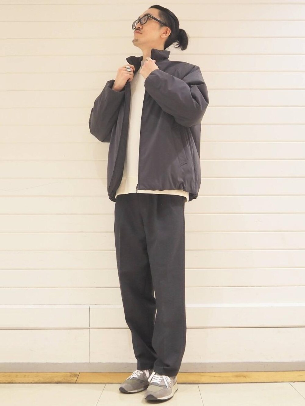 「レイヤードスタイル、大人カジュアル、casual、RELAX、一押しのアウタースタイル」｜「green label relaxingの＜ カジュアルセットアップ 手洗い可 ＞ CM ☆ ヘビーサージ 2P/W ストレート パンツ ＃（スラックス、グレー系）」を使った、ナカゴミさん（メンズ・184cm）の冬コーディネートの1枚目の写真