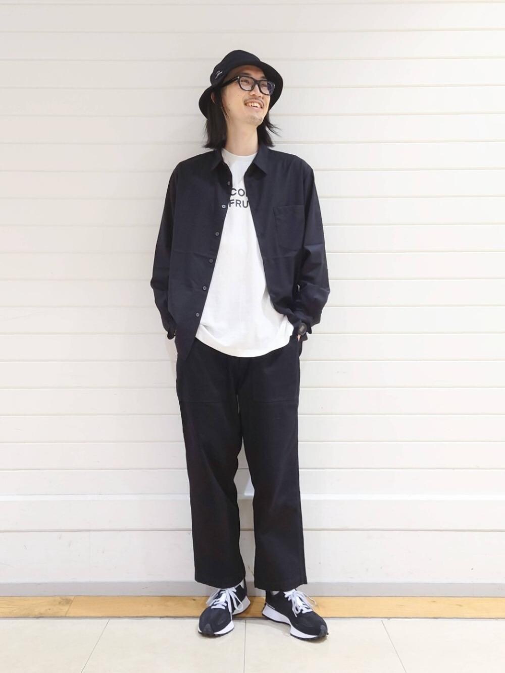 「トレンド、リラックス、ストリート、シャツ/ブラウス、Tシャツ/カットソー、ハット/キャップ、秋トレンド2021」｜「BIG MACの【別注】＜BIG MAC×green label relaxing＞ ツイル ペインター イージー パンツ（その他パンツ、ブラック系）」を使った、ナカゴミさん（メンズ・184cm）の夏コーディネートの1枚目の写真