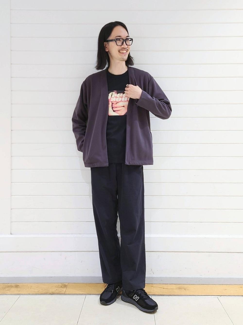 「カーディガン、スニーカー、リラックス、Tシャツ/カットソー、□お悩み別 / ほっそり」｜「green label relaxingの[ カフェ・アプレミディ ] Cafe Apres-midi Tee プリント Tシャツ（Tシャツ/カットソー、その他）」を使った、ナカゴミさん（メンズ・184cm）の夏コーディネートの1枚目の写真