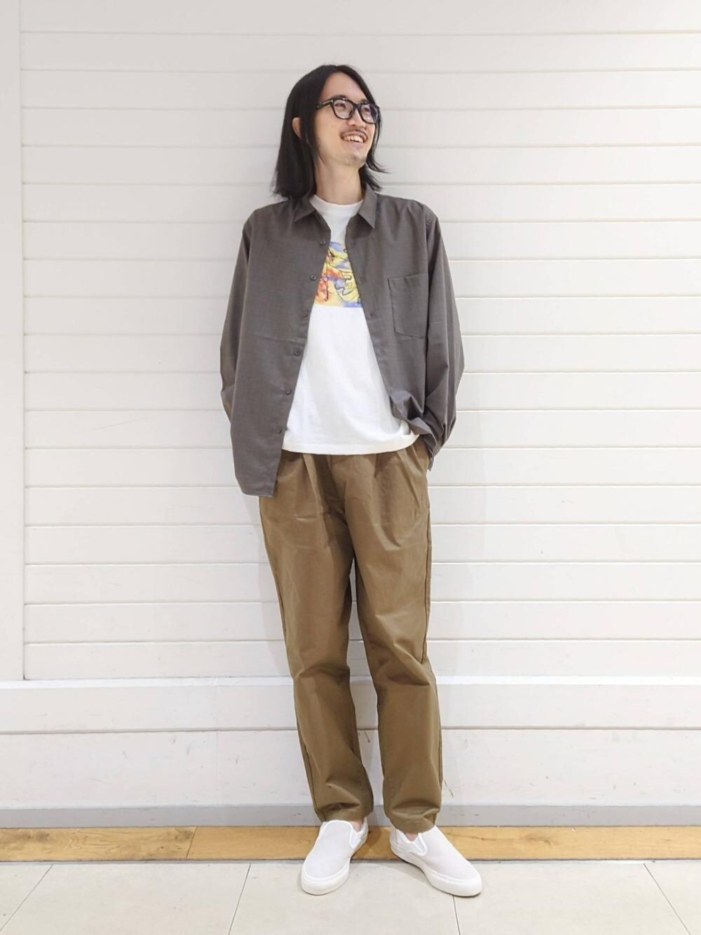 「トレンド、リラックス、シャツ/ブラウス、Tシャツ/カットソー、■GLR/ lab、■ジャクソンポロック、□お悩み別 / ほっそり」｜「CONVERSEの＜CONVERSE（コンバース）＞CS SLIP-ON SK スリップオン スニーカー（スニーカー、ホワイト系）」を使った、ナカゴミさん（メンズ・184cm）の夏コーディネートの1枚目の写真