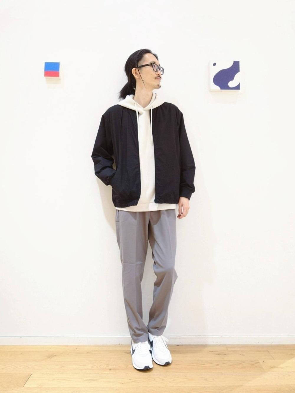 「アウター、リラックス、ストリート、Tシャツ/カットソー、アウトドア/アスレジャー、□Mお悩み別 / ほっそり」｜「green label relaxingの＜green label relaxing＞ オルマイパンツ 裏起毛 ストレッチ イージー仕様（その他パンツ、グレー系）」を使った、ナカゴミさん（メンズ・184cm）の秋コーディネートの1枚目の写真