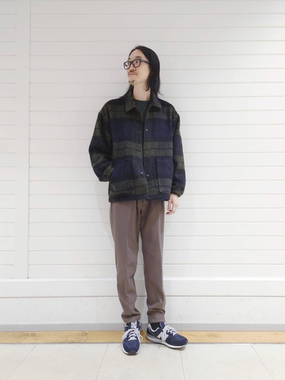 「リラックス、ニット/セーター、ぱんつ、□Mお悩み別 / ほっそり、あうたー」｜「PENDLETONの【別注】＜PENDLETON×green label relaxing＞チェック柄 コーチ ジャケット（その他アウター、グリーン系）」を使った、ナカゴミさん（メンズ・184cm）の秋コーディネートの1枚目の写真