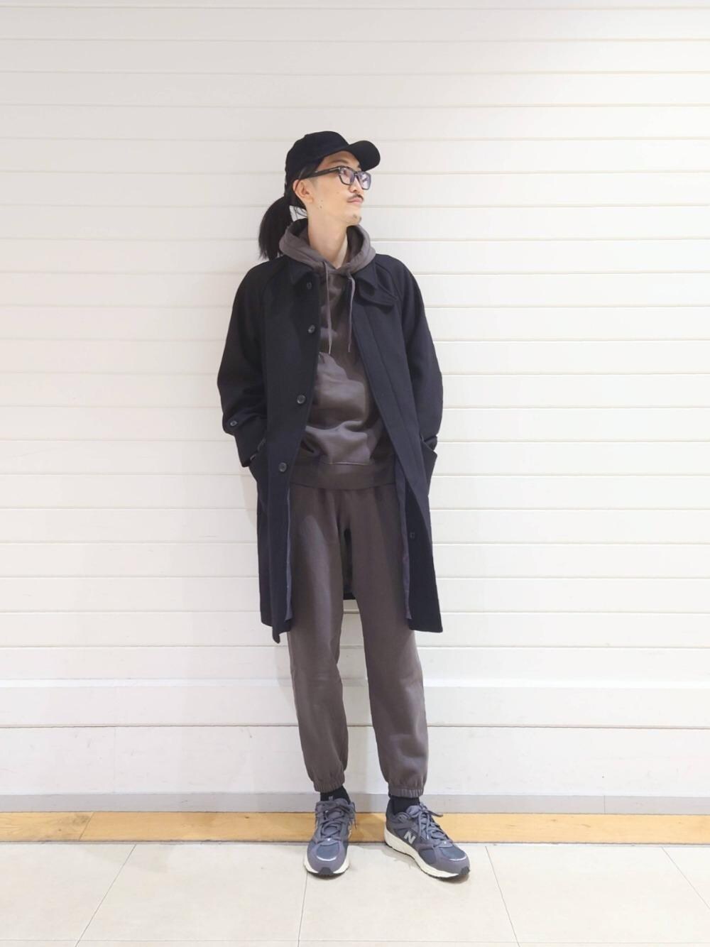 「スニーカー、セットアップ、リラックス、ハット/キャップ、□Mお悩み別 / ほっそり、あうたー、■Personal Order」｜「green label relaxingの＜green label relaxing＞ PONTETORTO メルトン ステンカラー コート（ステンカラーコート、ブラック系）」を使った、ナカゴミさん（メンズ・184cm）の秋コーディネートの1枚目の写真