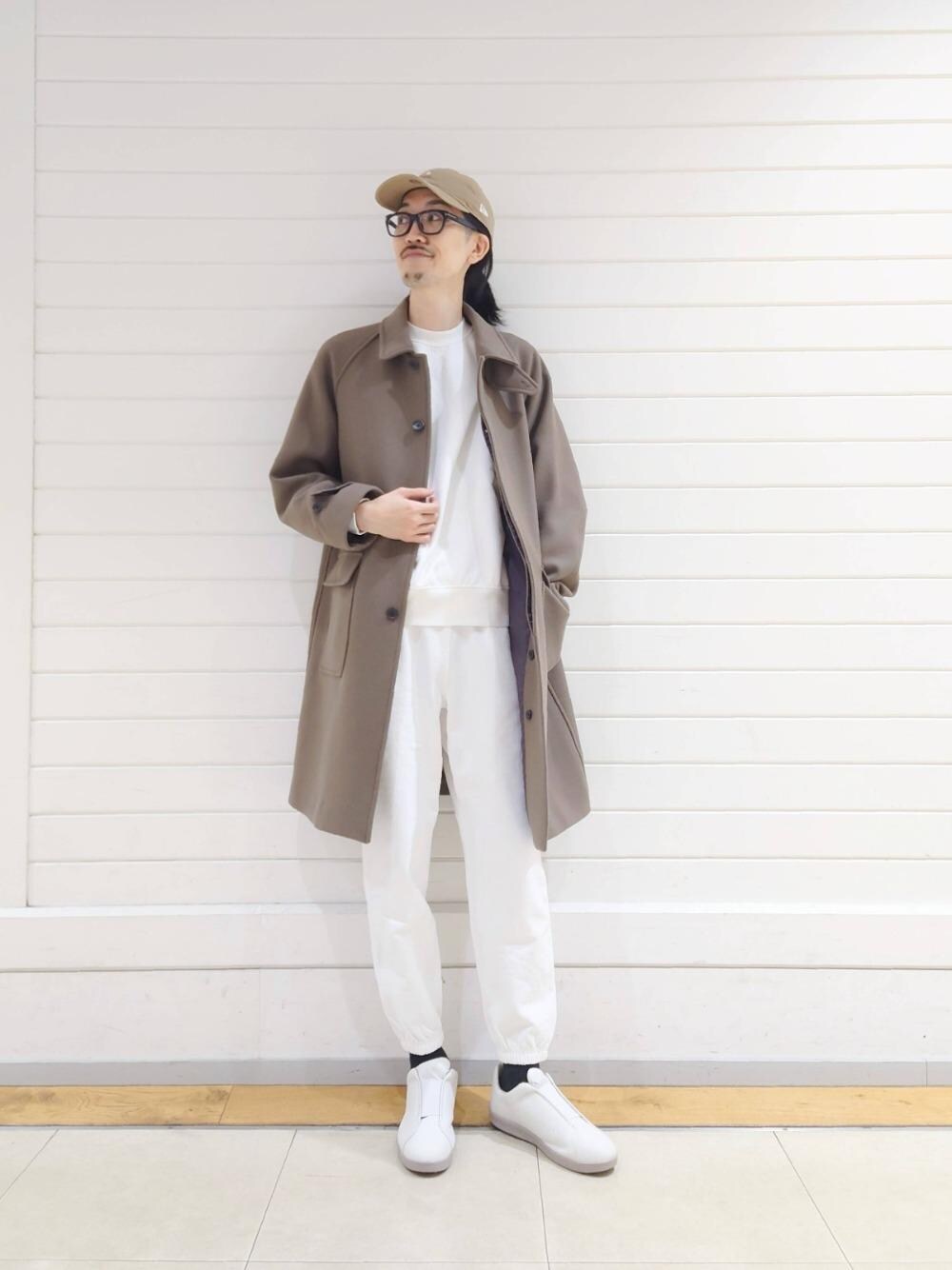 「トレンド、リラックス、ハット/キャップ、ぱんつ、□Mお悩み別 / ほっそり、あうたー、■810s」｜「MoonStarの＜MOONSTAR（ムーンスター）＞ 810s KITCHE キッチェ スニーカー（スニーカー、グレー系）」を使った、ナカゴミさん（メンズ・184cm）の秋コーディネートの1枚目の写真