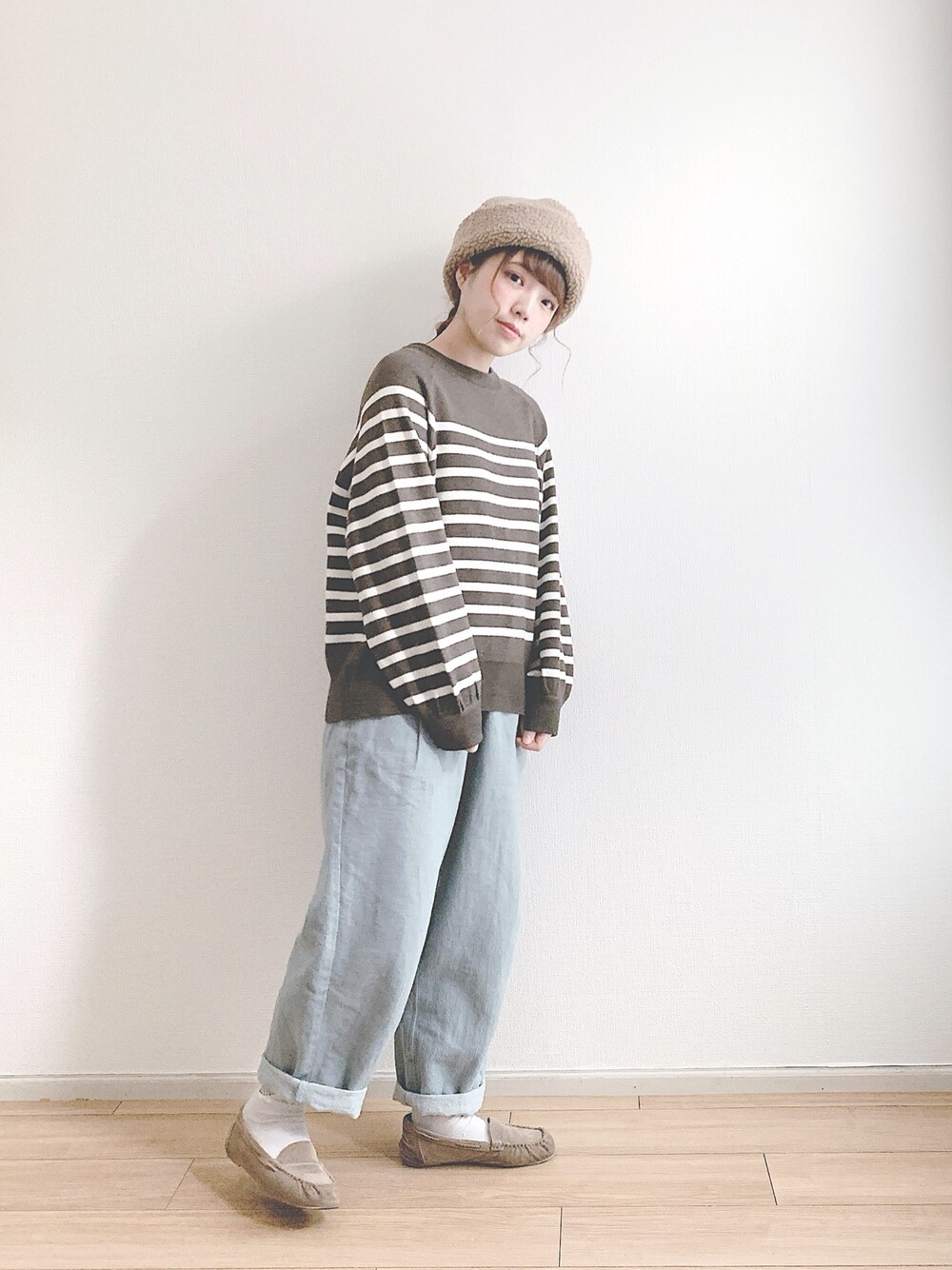 「チョコ色に染まれ、ゆるコーデ、パンツコーデ、低身長コーデ、ootd、studio clip、SM2、低身長、154cm、おしゃれさんと繋がりたい」｜「Samansa Mos2のアイテム（帽子、ベージュ系）」を使った、minnさん（レディース・154cm）の冬コーディネートの1枚目の写真