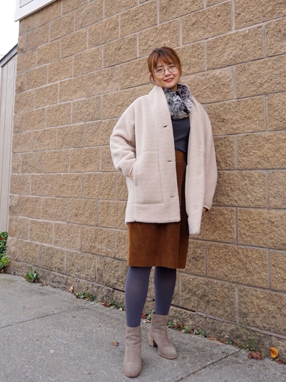 「UNIQLO U、vintage、corduroy、madewell、autumn、fleece、fluffy」｜「UNIQLOのアイテム（ジャケット/アウター、ベージュ系）」を使った、Fibiさん（レディース・163cm）の秋コーディネートの1枚目の写真