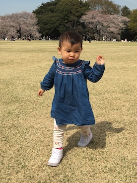 「babyGAP（babyGAP）のアイテム（ワンピース、ブルー系）」を使った、Mariko さん（レディース）の春コーディネート