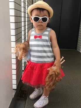 「アイテム（サングラス、ホワイト系）」を使った、Mariko さん（キッズ・80cm）の夏コーディネート