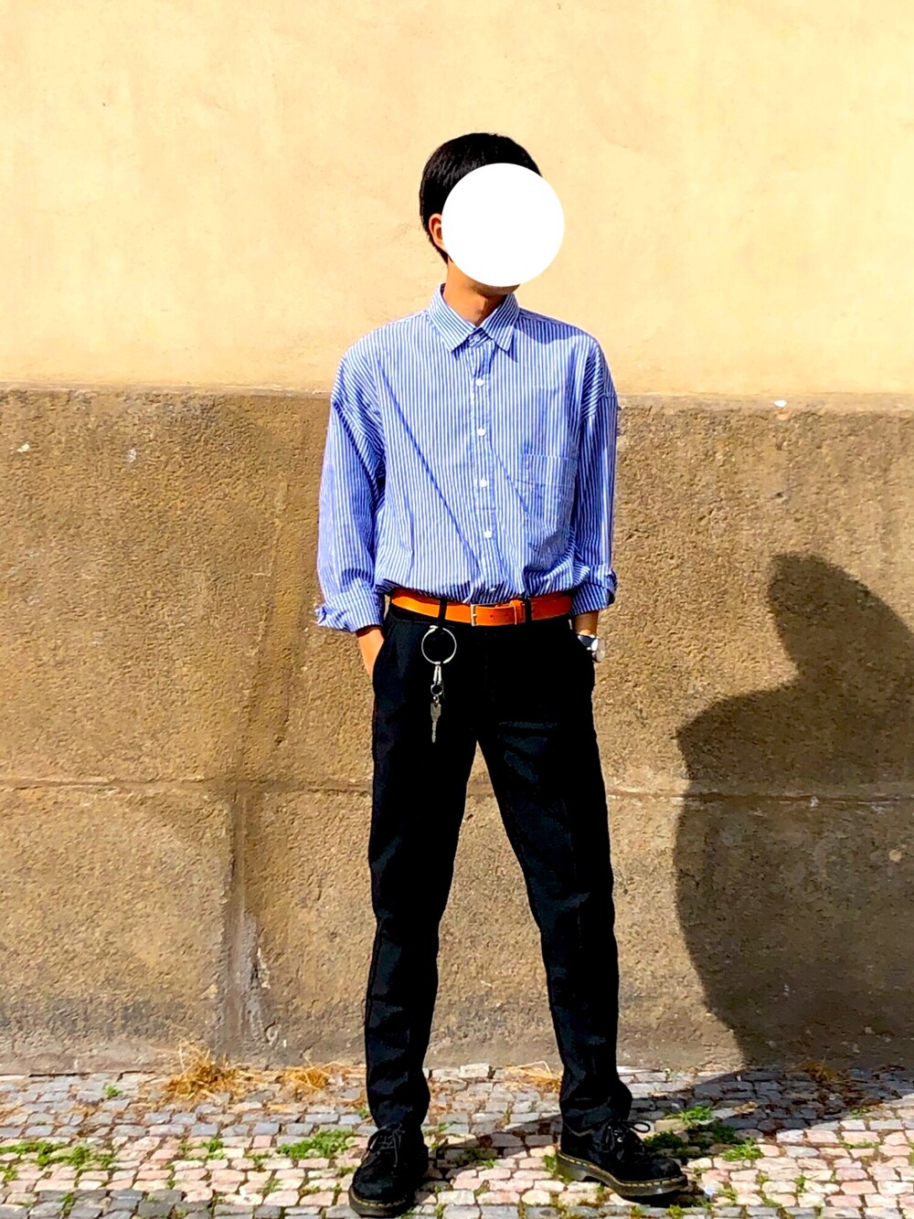 「キレイめ、大人トレンドカジュアル、今日のコーデ、シンプル、ストライプシャツ、スラックス、シャツスタイル、おしゃれさんと繋がりたい、秋のコーデ」｜「YARD PLUSのYARD PLUS ピンストライプシャツ（シャツ/ブラウス、ブルー系）」を使った、ぽこさん（メンズ・168cm）の秋コーディネートの1枚目の写真