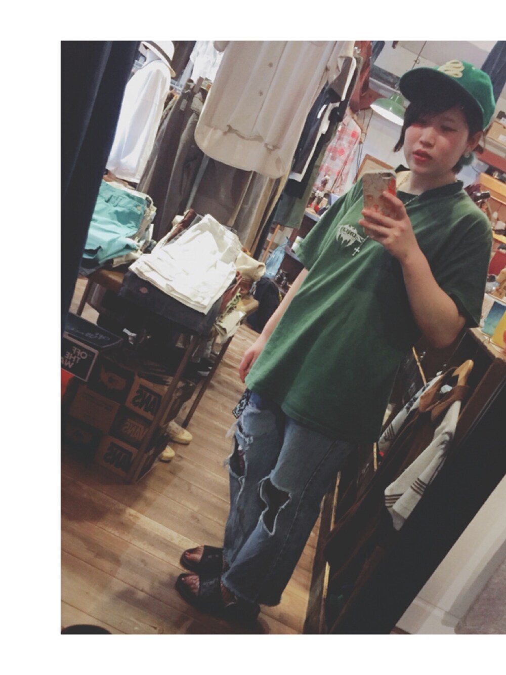 「ZORLACのアイテム（Tシャツ/カットソー、グリーン系）」を使った、透明人間884号さん（レディース・154cm）の夏コーディネートの1枚目の写真