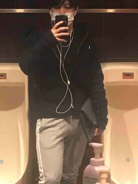 「AZUL by moussy（アズールバイマウジー）のアイテム（パーカー）」を使った、シュンさん（メンズ・164cm）の春コーディネート