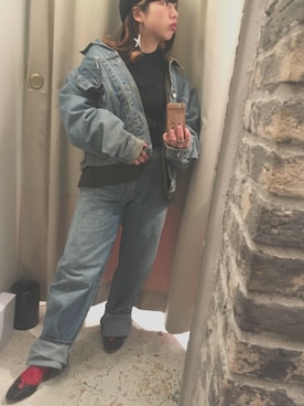 「UNIQLO（ユニクロ）のハイライズワイドストレートジーンズ（デニムパンツ）」を使った、マンモスコスモスさん（レディース・151cm）の冬コーディネート