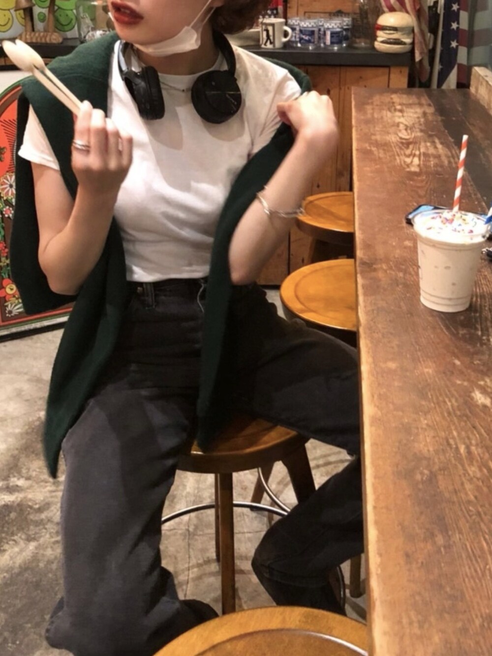 「Wranglerのアイテム（デニムパンツ、ブラック系）」を使った、00hyrさん（レディース・160cm）の夏コーディネートの1枚目の写真