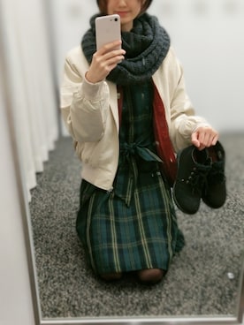 「チェックワンピース」｜「アイテム（MA-1）」を使った、Minminさん（レディース・167cm）の冬コーディネート