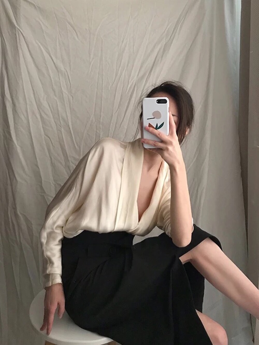 「シンプルコーデ」｜「Silkyのアイテム（シャツ/ブラウス、ゴールド系）」を使った、Yummyさん（レディース・155cm）の夏コーディネートの1枚目の写真