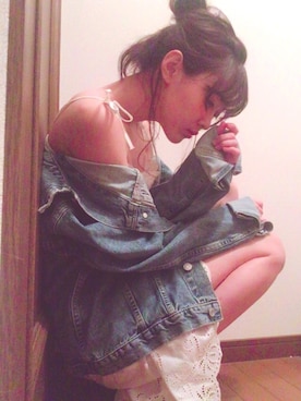 「肌見せ」｜「アイテム（デニムジャケット）」を使った、 YUKINAさん（レディース・160cm）の夏コーディネート
