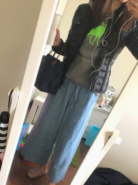 「A&F（エーアンドエフ）のアイテム（Tops、グレー系）」を使った、黃以葯さん（レディース・155cm）の冬コーディネート