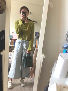 「CHARLES & KEITH（チャールズ & キース）のアイテム（Bags、グリーン系）」を使った、黃以葯さん（レディース・155cm）の夏コーディネート