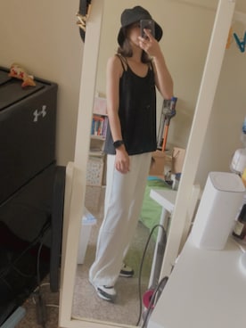 「NIKE（ナイキ）のアイテム（Sneakers、ホワイト系）」を使った、黃以葯さん（レディース・155cm）の秋コーディネート