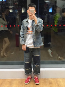 「sneakers」｜「アイテム（デニムジャケット）」を使った、 菜頭丸さん（メンズ・170cm）の秋コーディネート