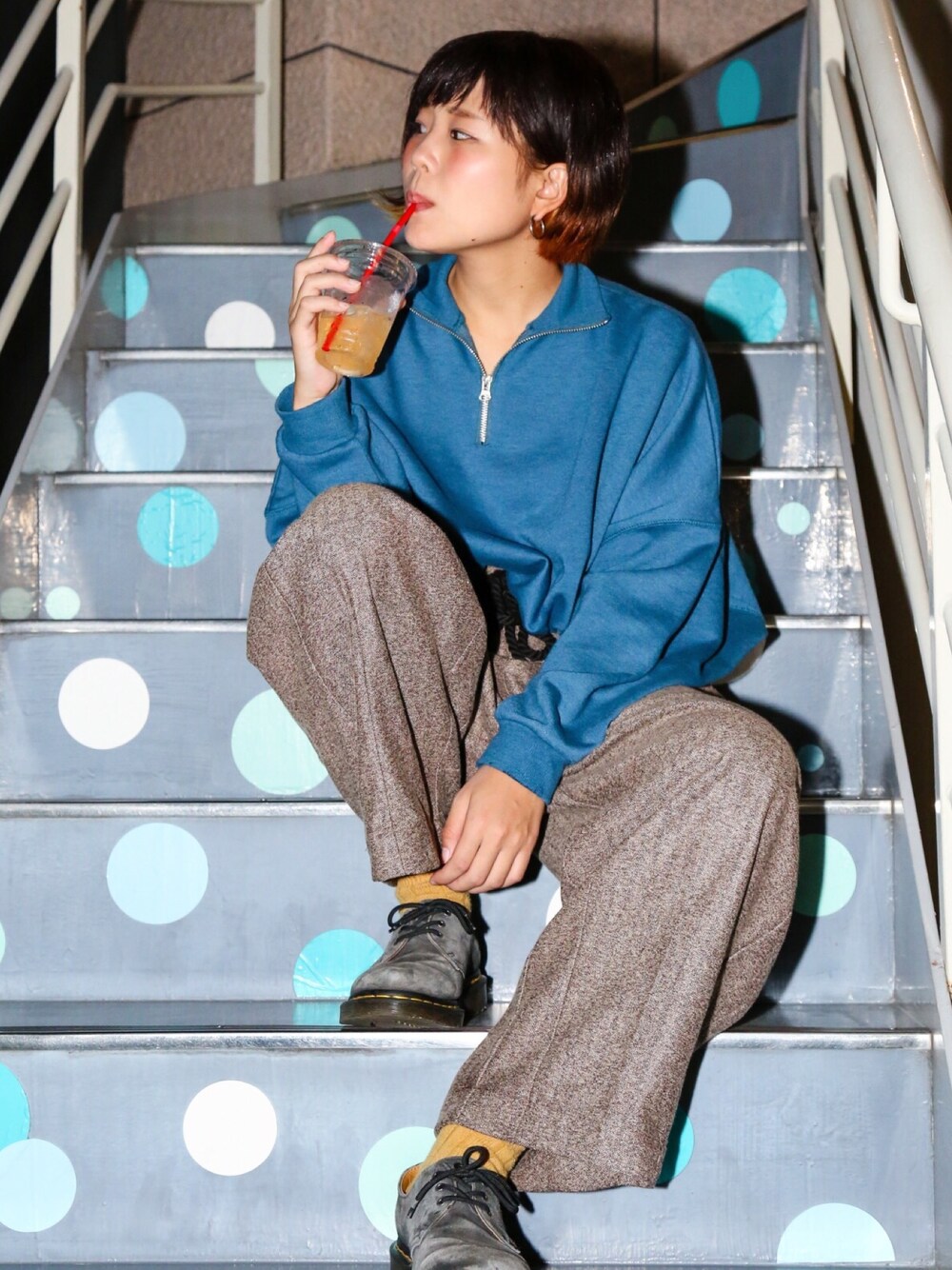 「スポーツMIX'18秋、秋コーデ、ハーフジップ、マスタード、ブルー、Dr.Martens」｜「MERLOTのハーフジップビッグシルエットトレーナー1783（スウェット、ブルー系）」を使った、せとゆいか さん（レディース・159cm）の秋コーディネートの1枚目の写真