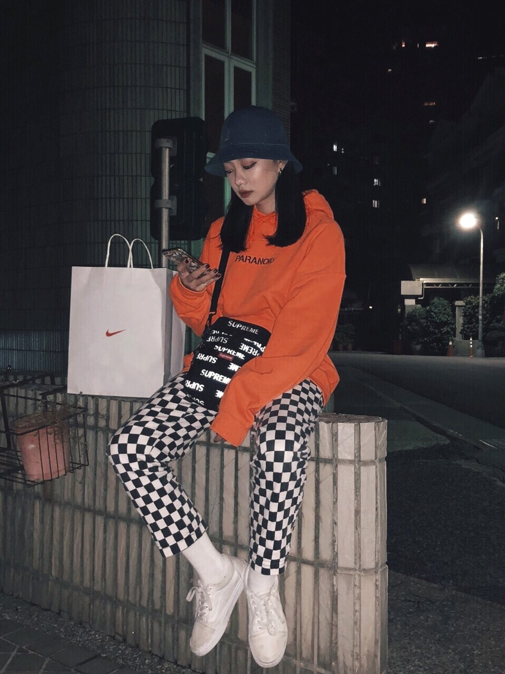 「KANGOL、antisocialsocialclub、undefeated、checkerboard、HUF、Fuck it、VANS、oldskool、supreme、streetstyle」｜「KANGOLの【KANGOL】COLOUR BLOCK CASUAL/カンゴール　カラーブロック　カジュアル　ハット（ハット、ブルー系）」を使った、Serena Chenさん（レディース・164cm）の春コーディネートの1枚目の写真