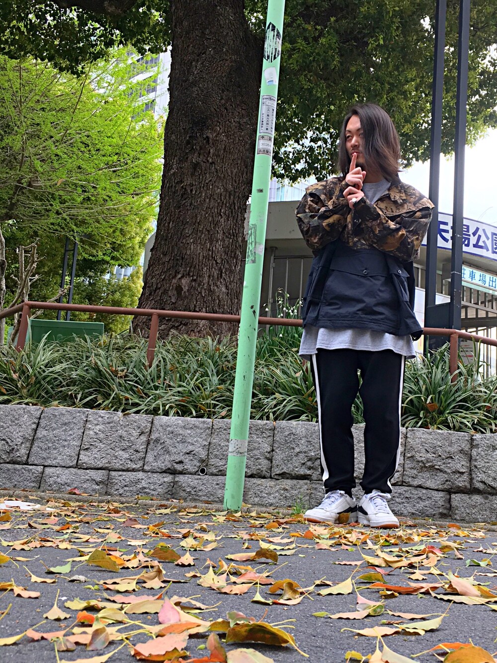 「春コーデ、スニーカー、black means、忍術学園、火影、ナルト、LHP、LHP名古屋」｜「blackmeansのアイテム（ブルゾン、その他）」を使った、kazuya muraiさん（メンズ・168cm）の春コーディネートの1枚目の写真
