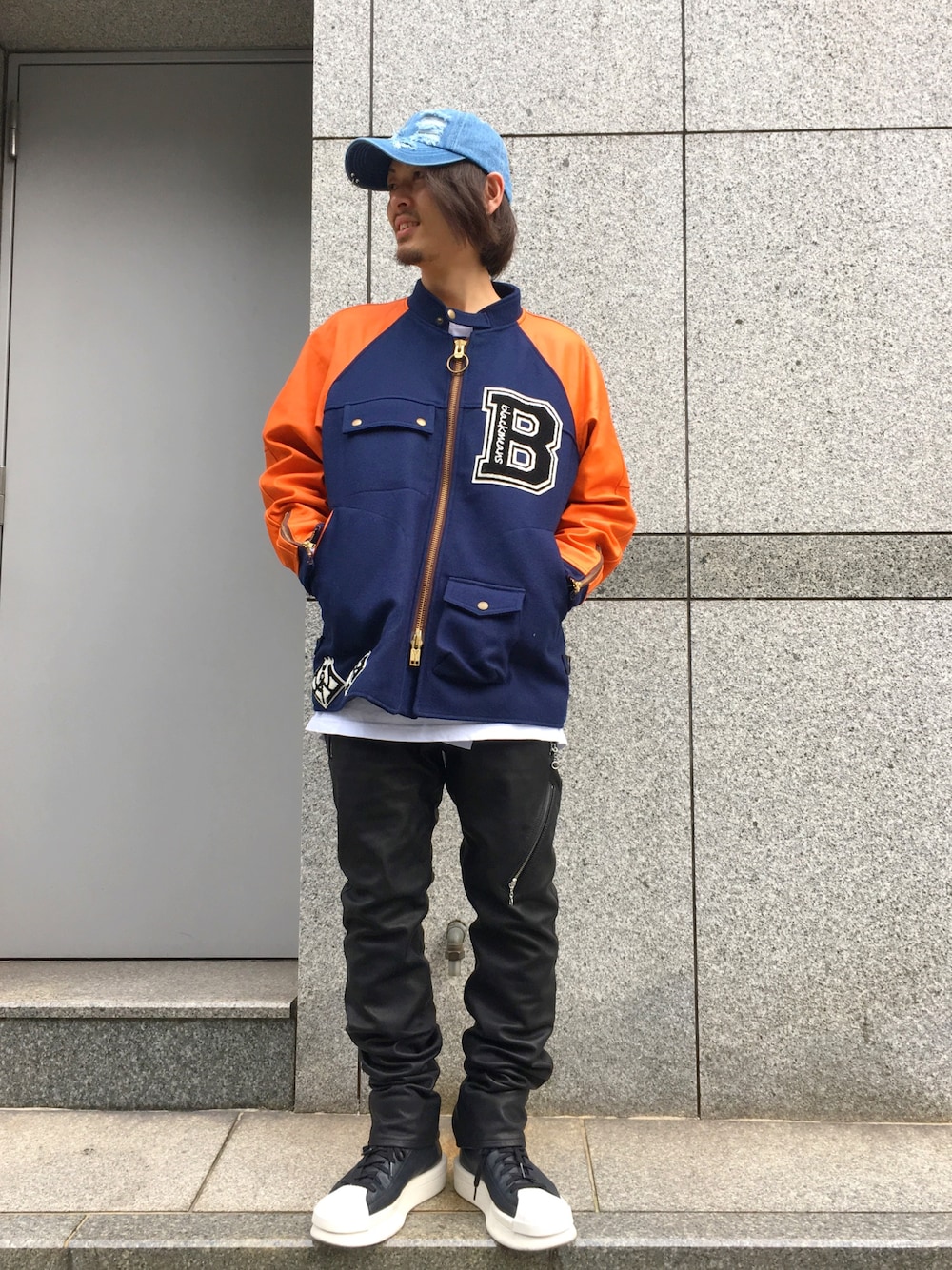 「スニーカー、休日スタイル、blackmeans、Danke schon、WHITELAND BLACKBURN、LHP、LHP名古屋」｜「blackmeansのアイテム（ブルゾン、ブルー系）」を使った、kazuya muraiさん（メンズ・168cm）の秋コーディネートの1枚目の写真