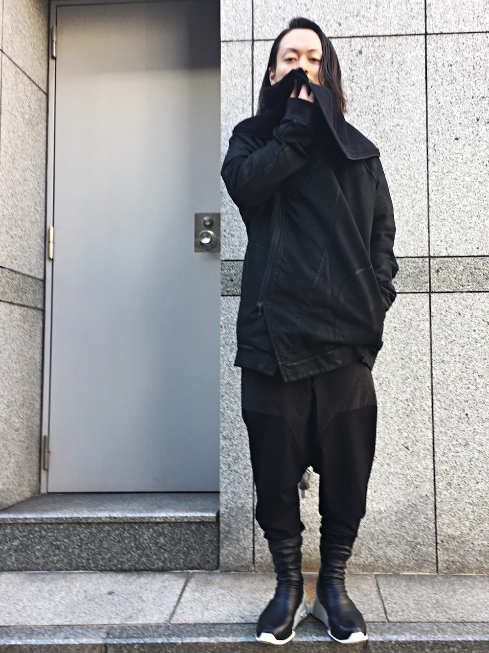 「JULIUS、NILøS、RickOwens×adidas、黒、LHP、LHP名古屋、忍者」｜「adidas×Rick Owensのアイテム（シューズ、ブラック系）」を使った、kazuya muraiさん（メンズ・168cm）の冬コーディネートの1枚目の写真