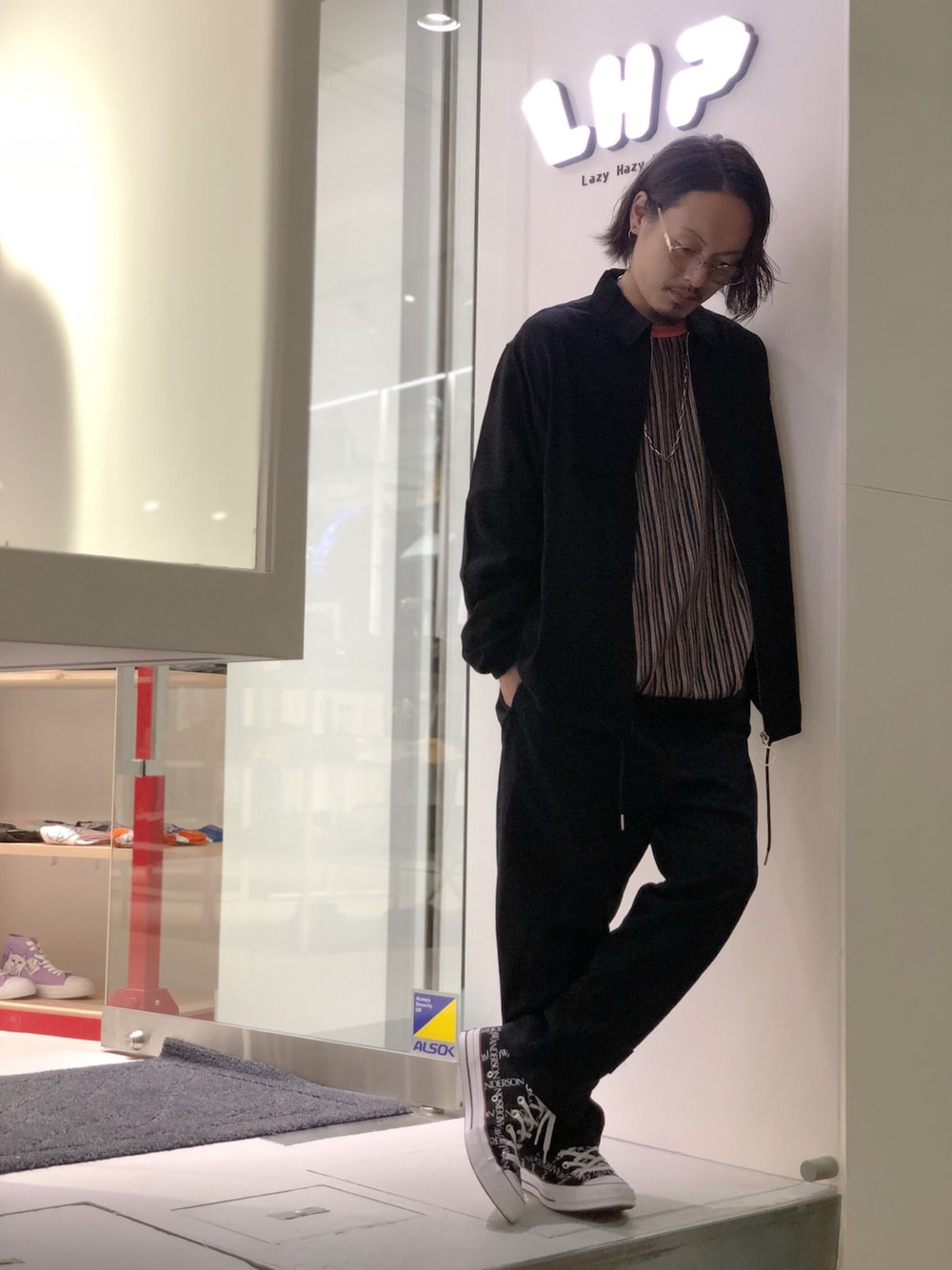 「R.M GANG、flagstuff、J.W.anderson、converse、aie、Danke schon、WHITELAND BLACKBURN、LHP、LHP上野」｜「DANKE SCHONのDankeSchon/ダンケシェーン/トロブルゾン（ブルゾン、ブラック系）」を使った、kazuya muraiさん（メンズ・168cm）の秋コーディネートの1枚目の写真