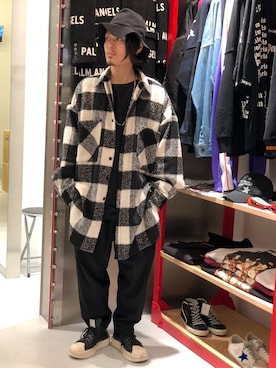 「RICK OWENS」｜「アイテム（パンツ）」を使った、kazuya muraiさん（メンズ・168cm）の秋コーディネート