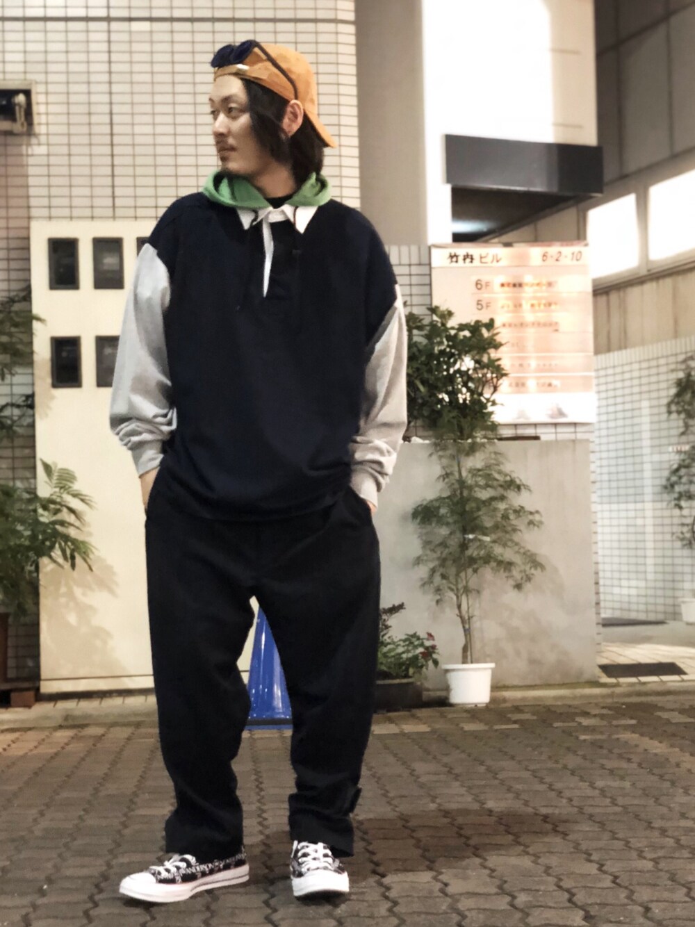 「スニーカー、カジュアル、LHP、Danke schon、オトナカジュアル、A.D.S.R.、WHITELAND BLACKBURN、LHP上野、スポーツMIX'18秋」｜「WHITELANDのWHITELAND/ホワイトランド/Wide Chino Pants（その他パンツ、ブラック系）」を使った、kazuya muraiさん（メンズ・168cm）の秋コーディネートの1枚目の写真