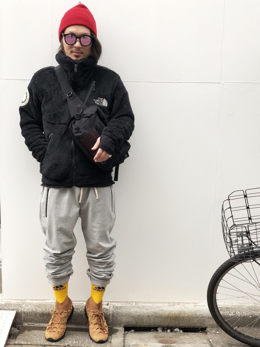 「outdoor、carhartt、THE NORTH FACE、WHITELAND BLACKBURN、adsr、gosharubchinskiy、asics tiger、flagstuff、LHP、LHP上野」｜「THE NORTH FACEのザ・ノース・フェイス メンズハイロフトダウンジャケット / アンタークティカバーサロフトジャケット（ブルゾン、ブラック系）」を使った、kazuya muraiさん（メンズ・168cm）の秋コーディネートの1枚目の写真
